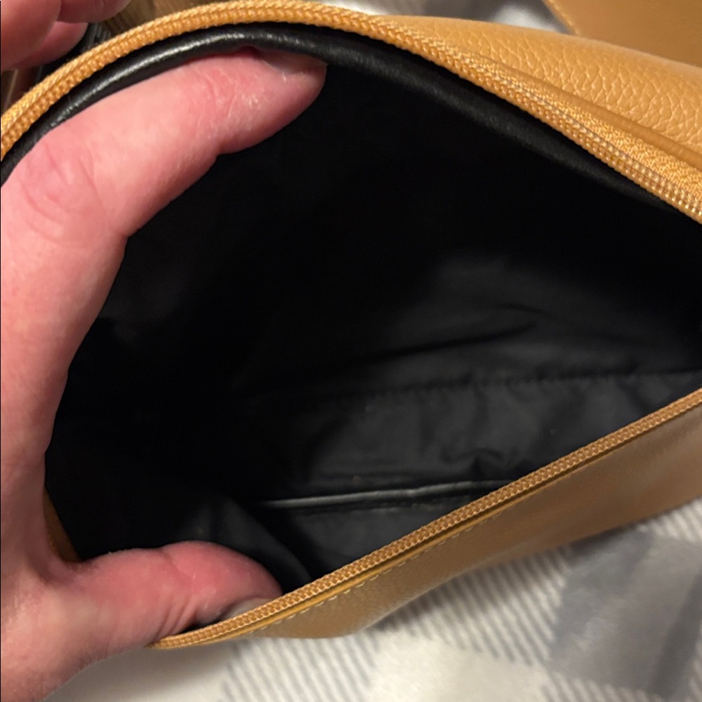 Longchamp Le Foulonné Belt Bag in caramel cowhide leather. - Picture 5 of 12